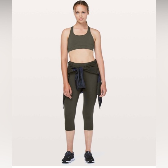 Lululemon womens Time To Sweat Bra green size 8 EUC - Picture 2 of 7